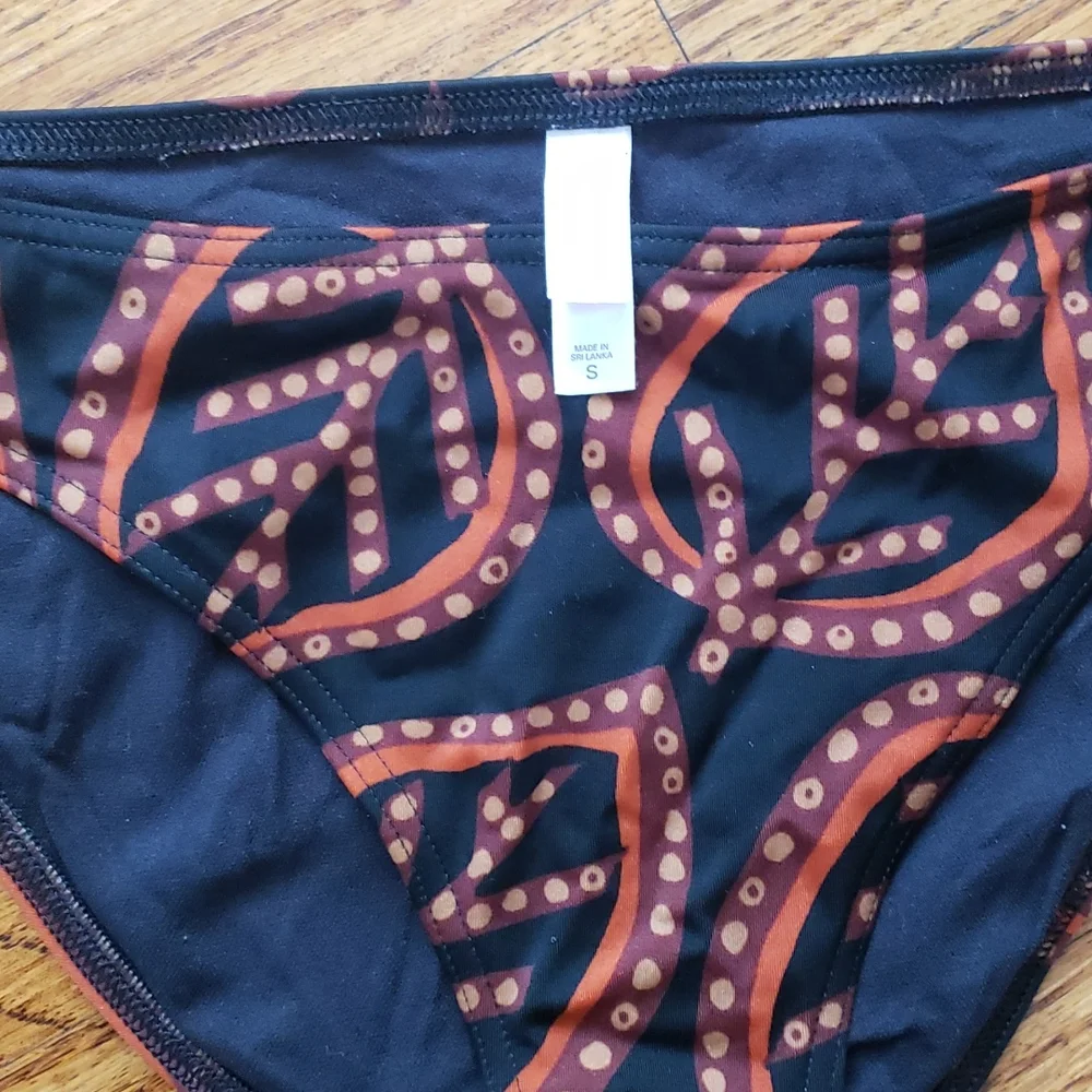 Victoria Secret swimsuit - Picture 2 of 5